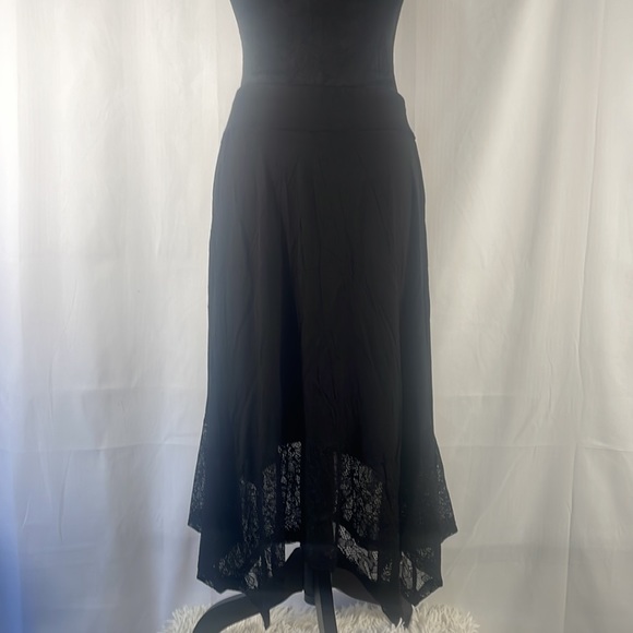 DJT Women's Black Flowy Handkerchief Hemline Midi Skirt, Lace, Size Large, NWT - Picture 7 of 12